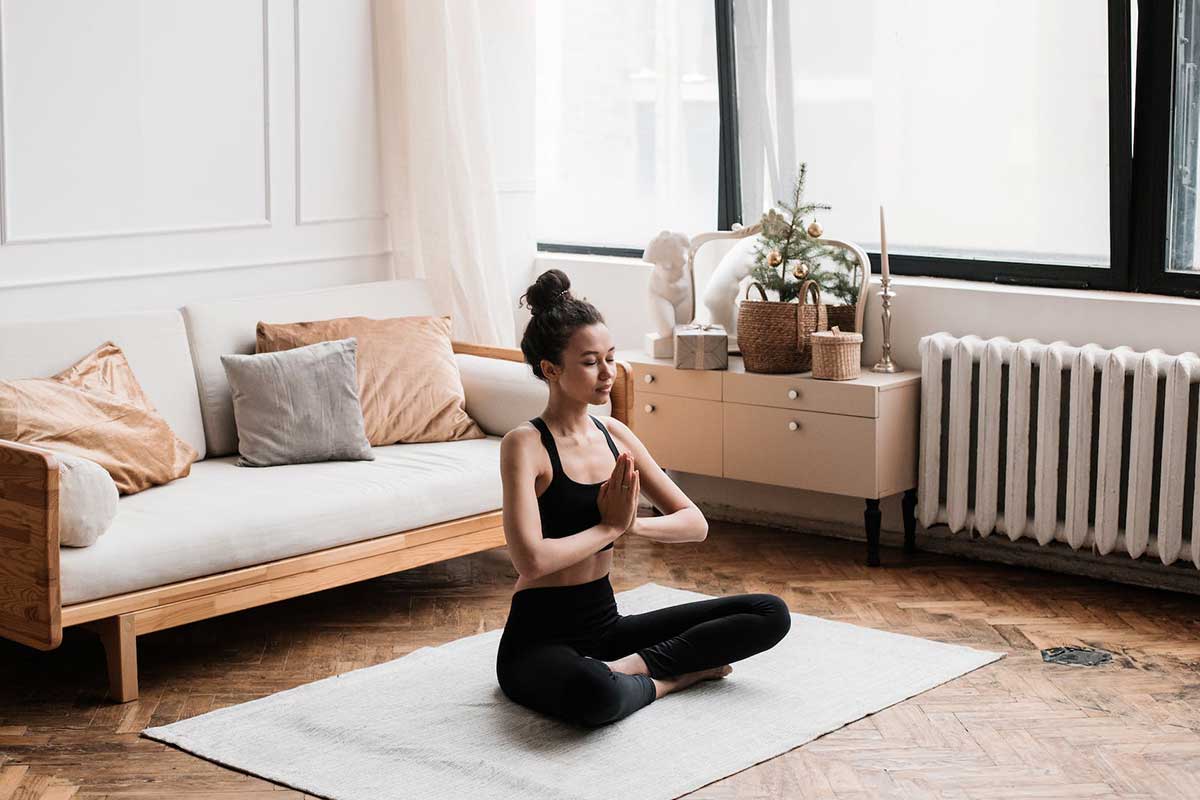 4 benefícios da meditação para o corpo e a mente | Lifebrunch