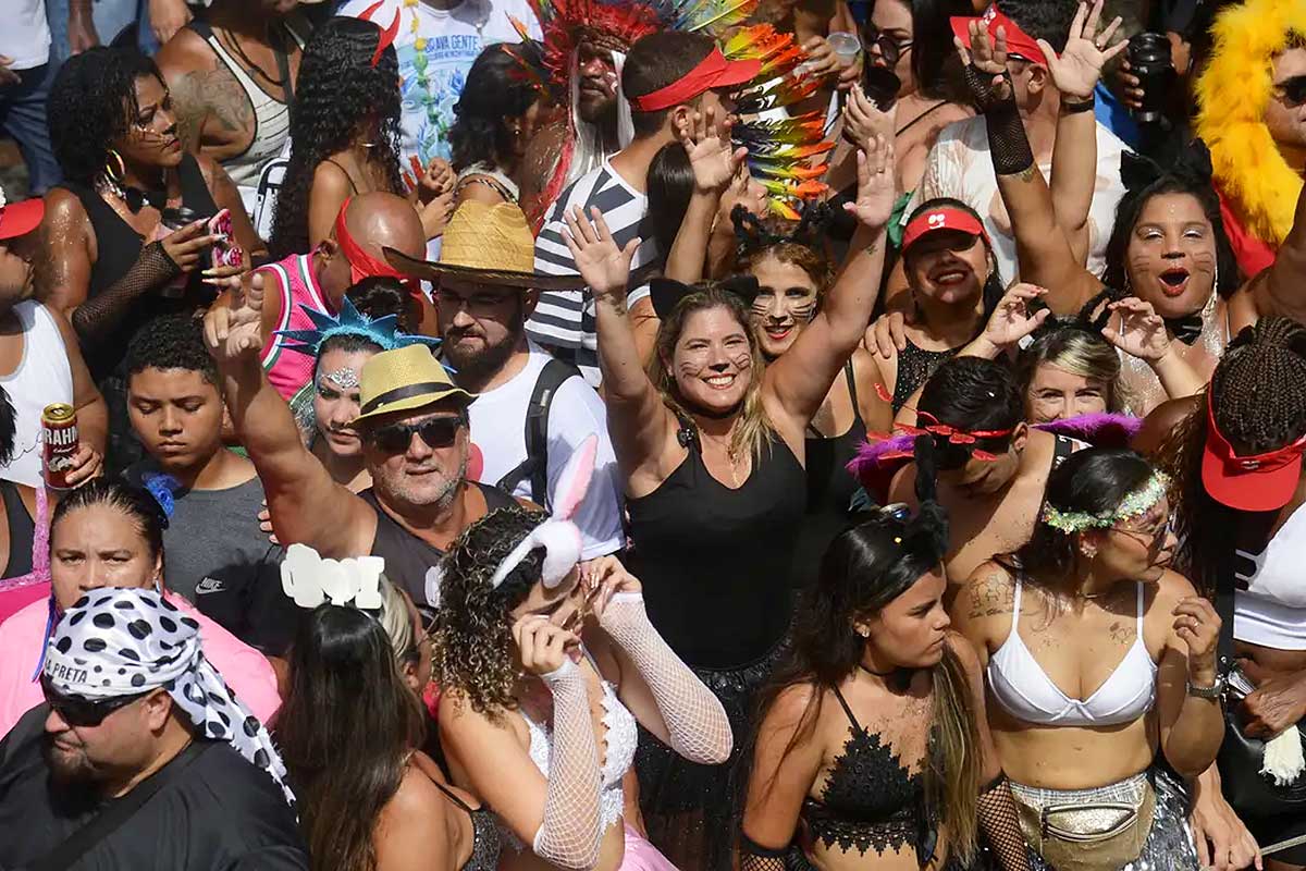 Sete em cada 10 mulheres têm medo de assédio no Carnaval | Lifebrunch